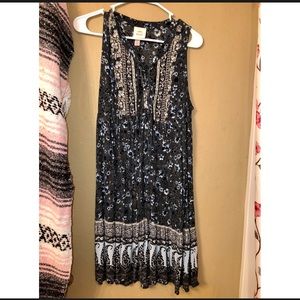 Knox rose dress, only worn once. Mid length,